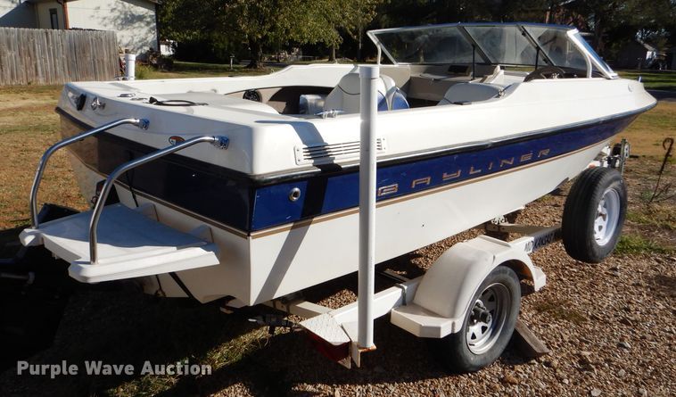 image for item FJ9822 2003 Bayliner boat