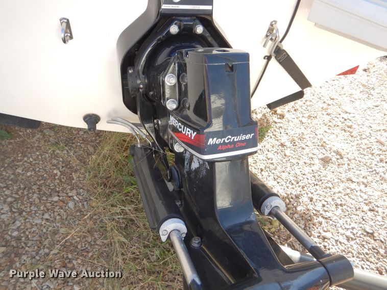 image for item FJ9822 2003 Bayliner boat