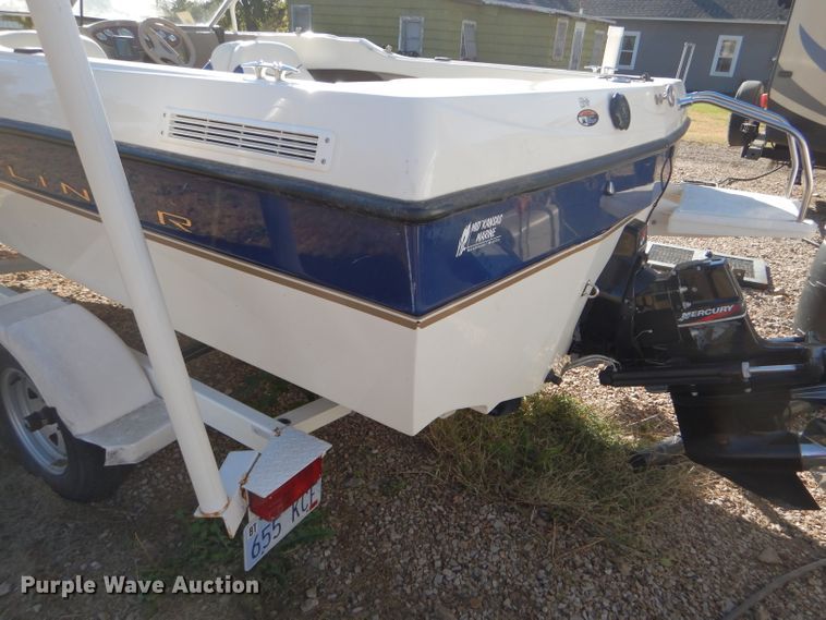 image for item FJ9822 2003 Bayliner boat