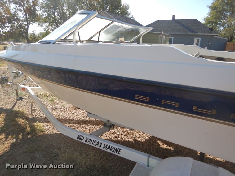 image for item FJ9822 2003 Bayliner boat