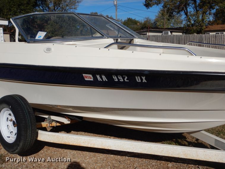 image for item FJ9822 2003 Bayliner boat