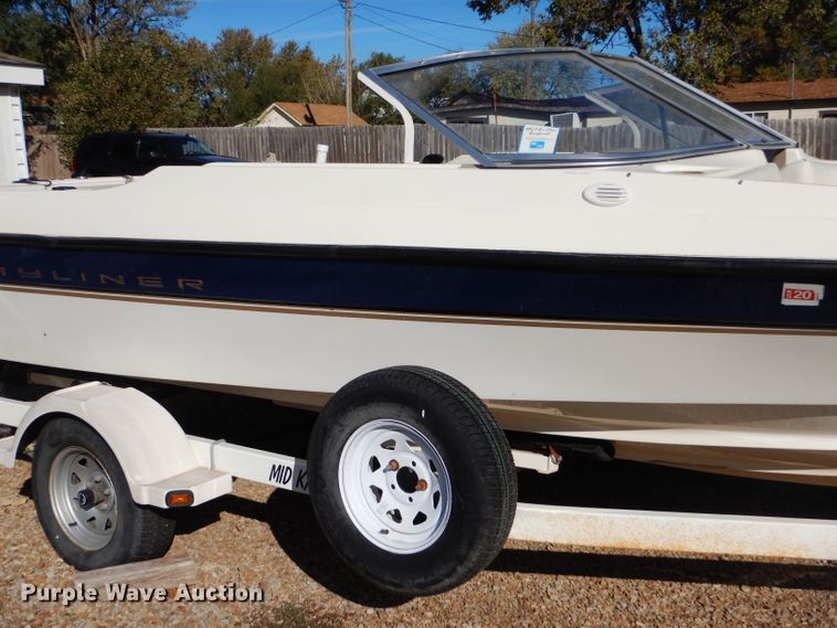 image for item FJ9822 2003 Bayliner boat