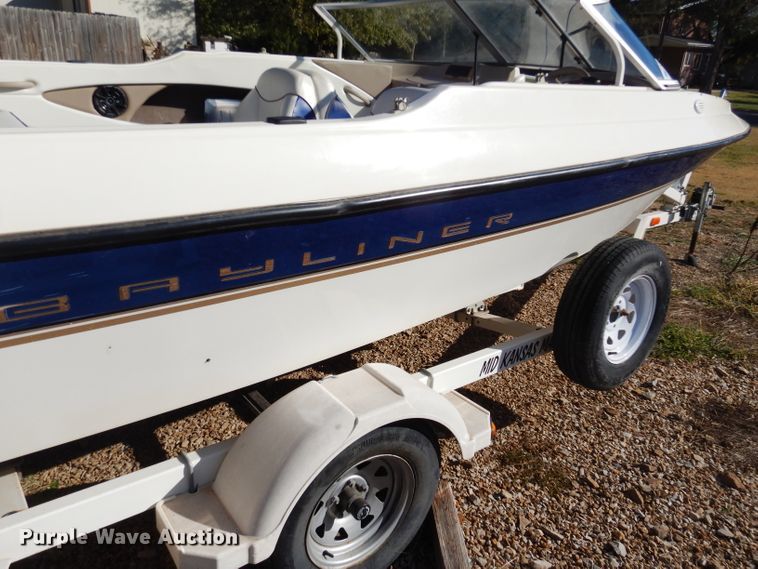 image for item FJ9822 2003 Bayliner boat
