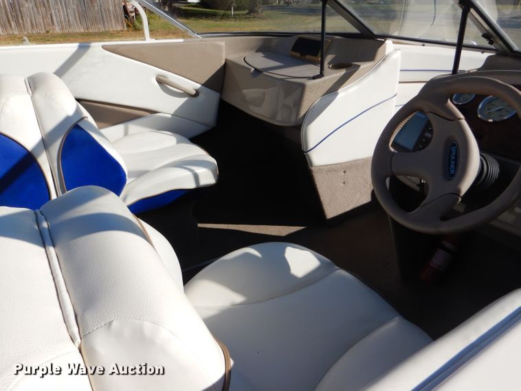 image for item FJ9822 2003 Bayliner boat