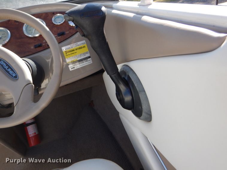image for item FJ9822 2003 Bayliner boat