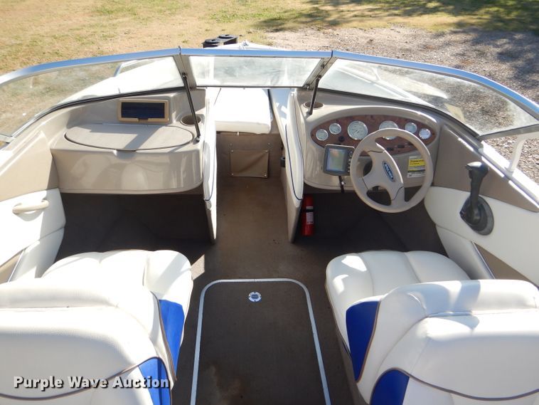 image for item FJ9822 2003 Bayliner boat