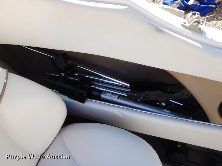 image for item FJ9822 2003 Bayliner boat