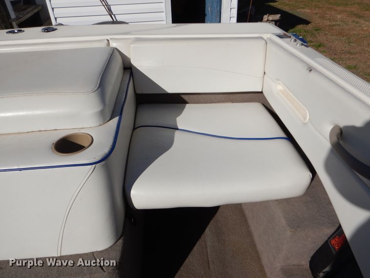 image for item FJ9822 2003 Bayliner boat