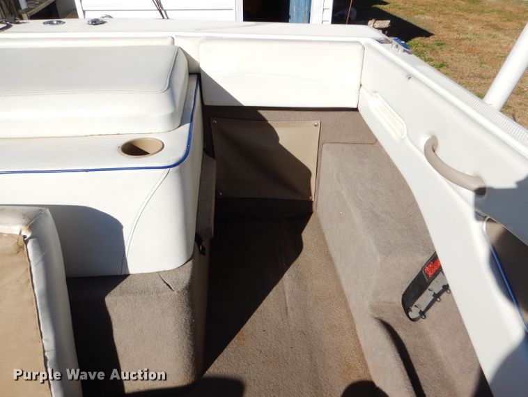 image for item FJ9822 2003 Bayliner boat