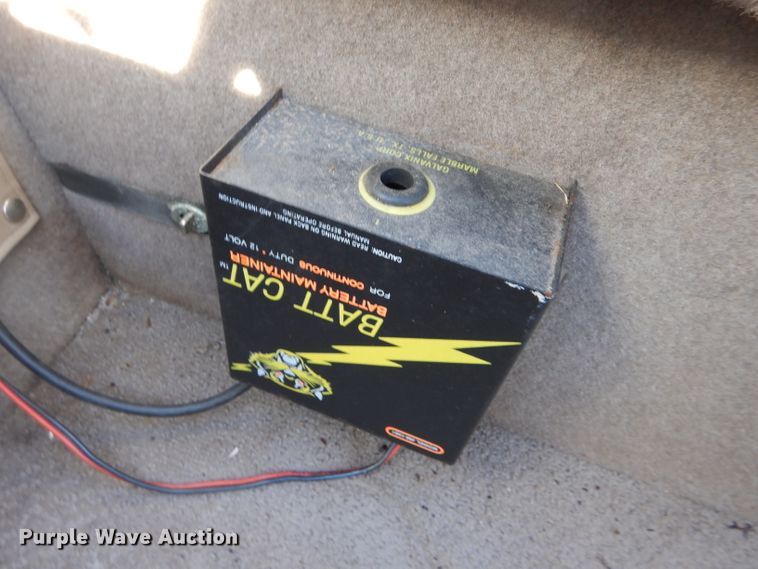 image for item FJ9822 2003 Bayliner boat