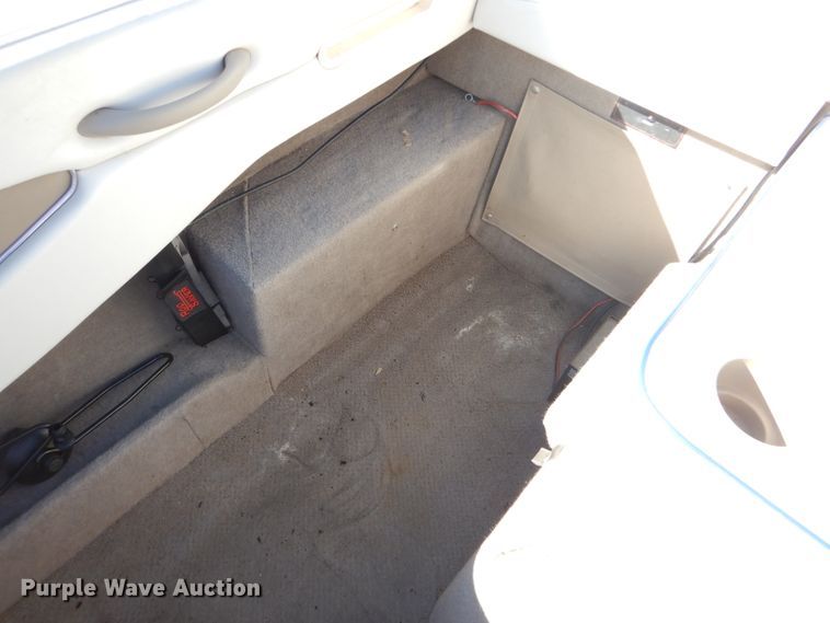 image for item FJ9822 2003 Bayliner boat