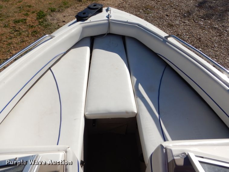 image for item FJ9822 2003 Bayliner boat