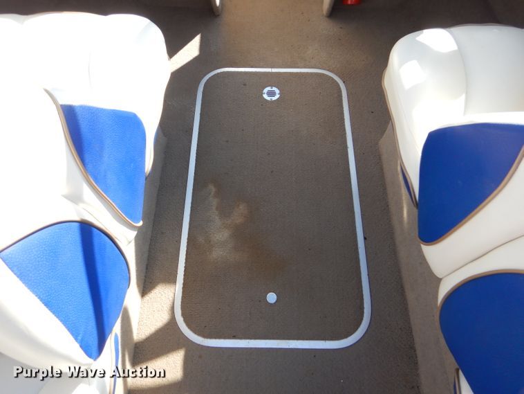 image for item FJ9822 2003 Bayliner boat