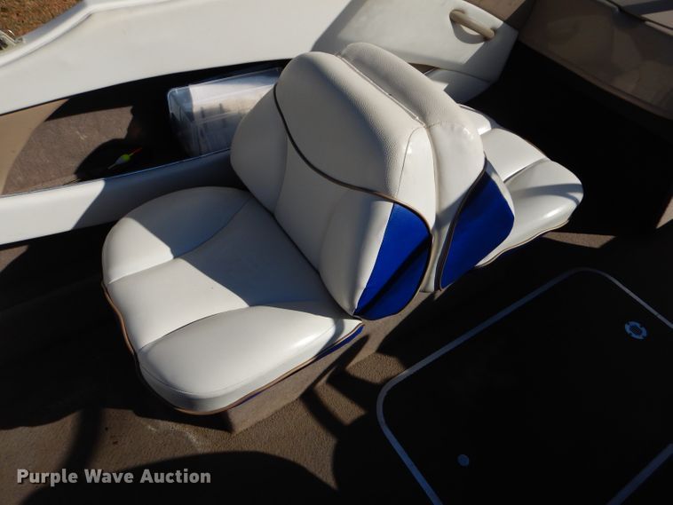 image for item FJ9822 2003 Bayliner boat