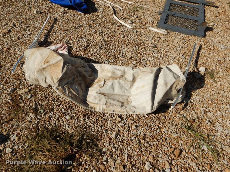 image for item FJ9822 2003 Bayliner boat