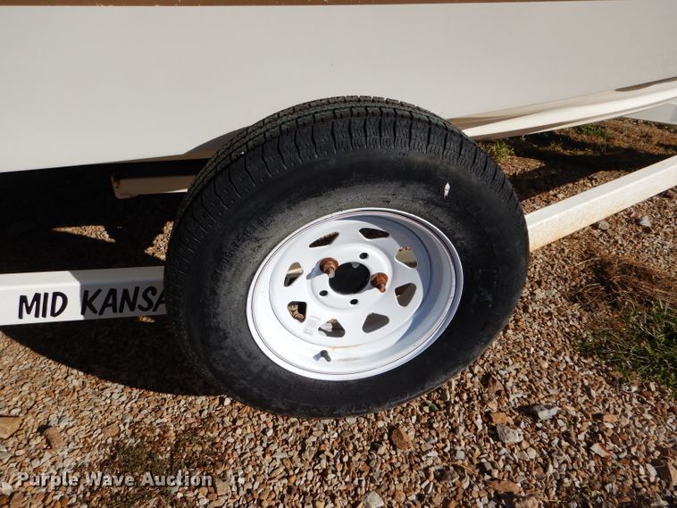 image for item FJ9822 2003 Bayliner boat