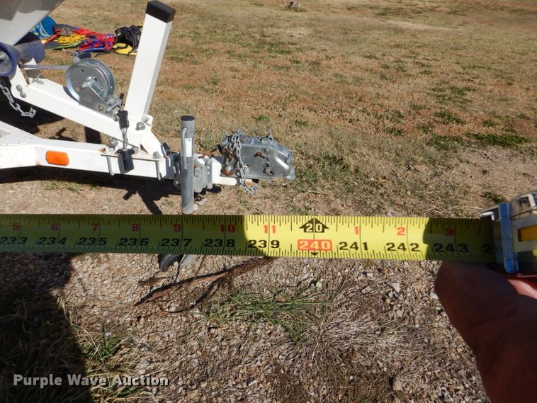 image for item FJ9822 2003 Bayliner boat