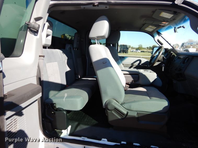 image for item FK9962 2011 Ford F450 Super Duty SuperCab truck cab and chassis