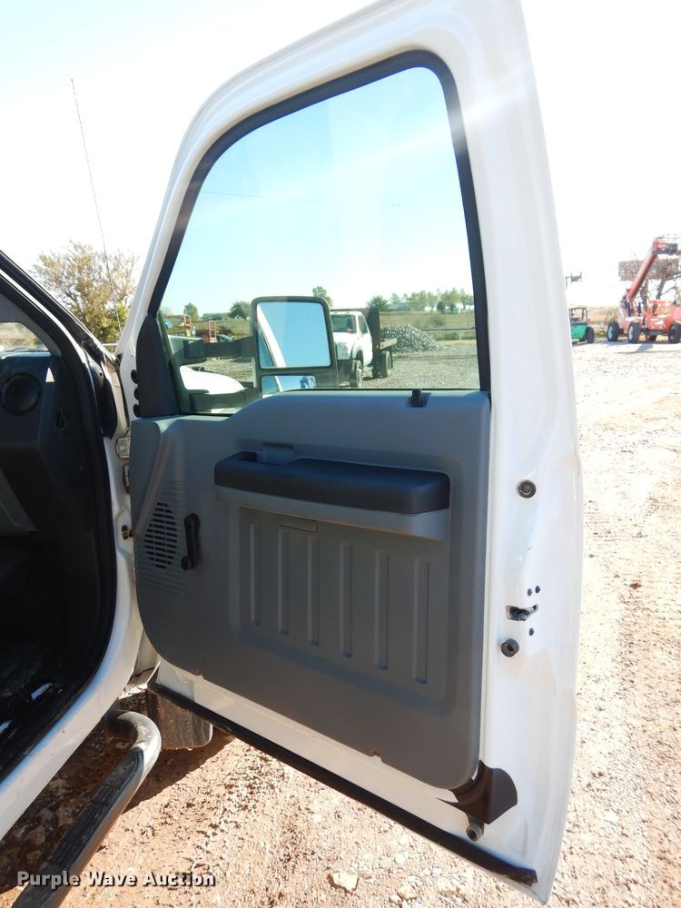 image for item FK9962 2011 Ford F450 Super Duty SuperCab truck cab and chassis