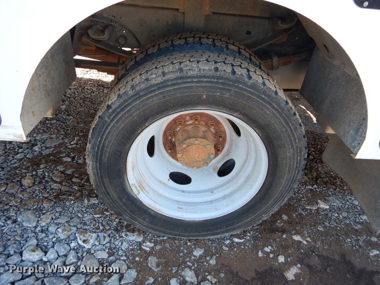 image for item FK9962 2011 Ford F450 Super Duty SuperCab truck cab and chassis