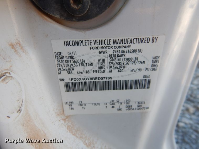 image for item FK9962 2011 Ford F450 Super Duty SuperCab truck cab and chassis