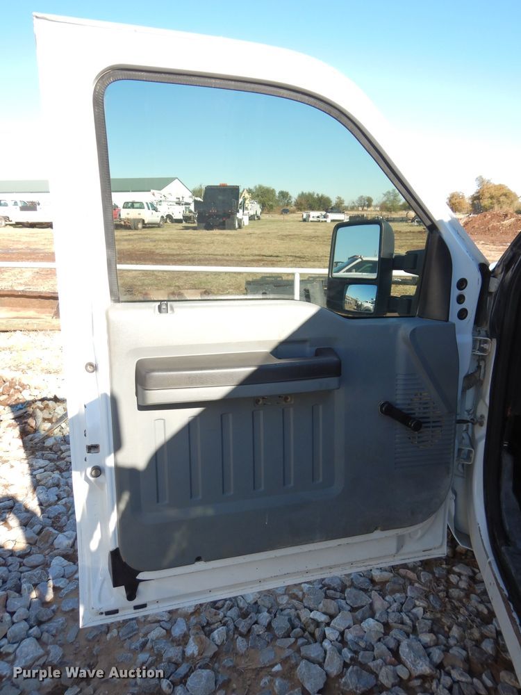 image for item FK9963 2012 Ford F350 Super Duty SuperCab pickup truck