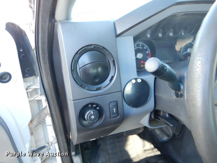 image for item FK9963 2012 Ford F350 Super Duty SuperCab pickup truck