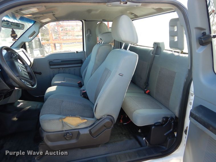 image for item FK9963 2012 Ford F350 Super Duty SuperCab pickup truck