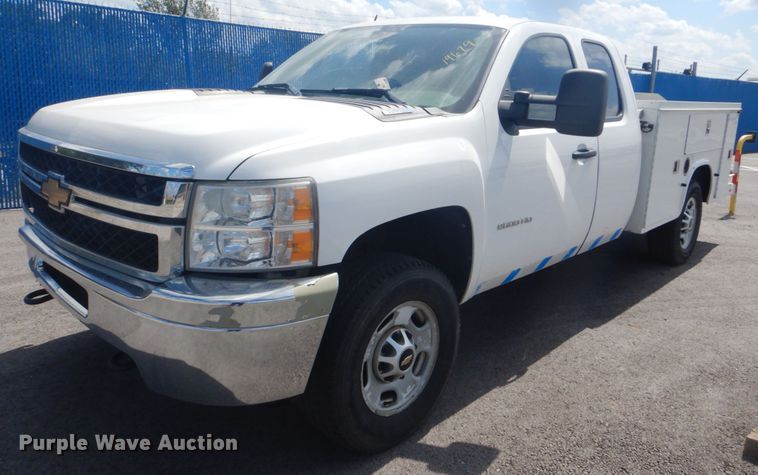 image for item FT9489 2011 Chevrolet Silverado 2500HD Ext. Cab utility bed pickup truck