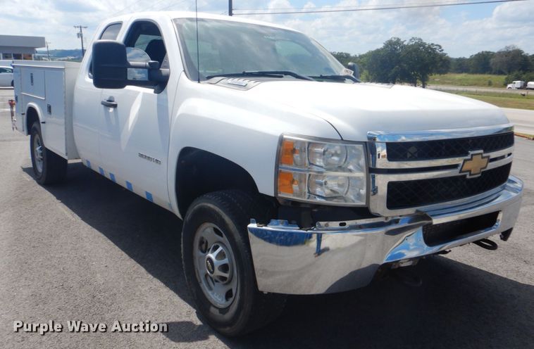 image for item FT9489 2011 Chevrolet Silverado 2500HD Ext. Cab utility bed pickup truck