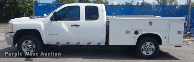image for item FT9489 2011 Chevrolet Silverado 2500HD Ext. Cab utility bed pickup truck