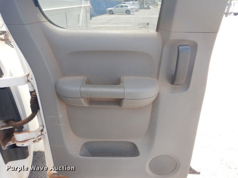 image for item FT9489 2011 Chevrolet Silverado 2500HD Ext. Cab utility bed pickup truck