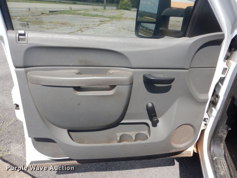 image for item FT9489 2011 Chevrolet Silverado 2500HD Ext. Cab utility bed pickup truck