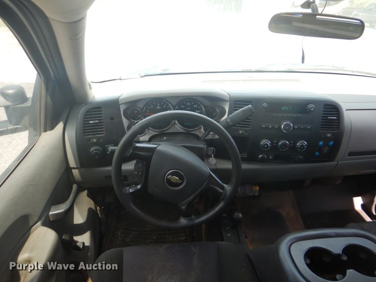 image for item FT9489 2011 Chevrolet Silverado 2500HD Ext. Cab utility bed pickup truck