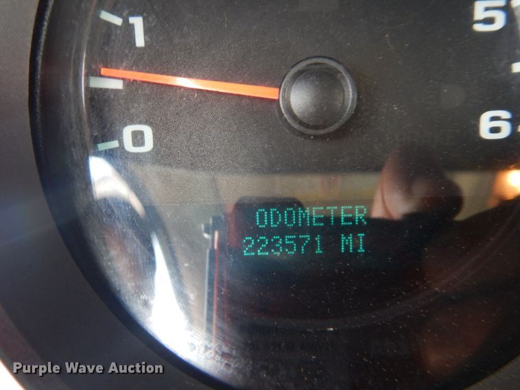 image for item FT9489 2011 Chevrolet Silverado 2500HD Ext. Cab utility bed pickup truck