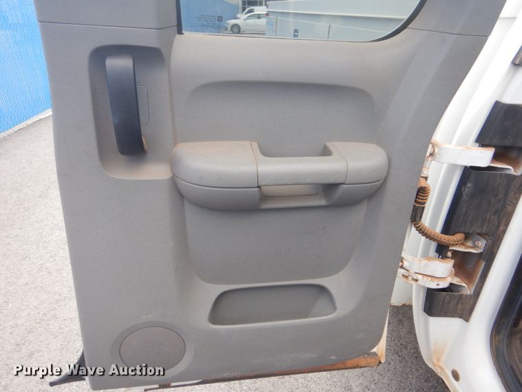 image for item FT9489 2011 Chevrolet Silverado 2500HD Ext. Cab utility bed pickup truck