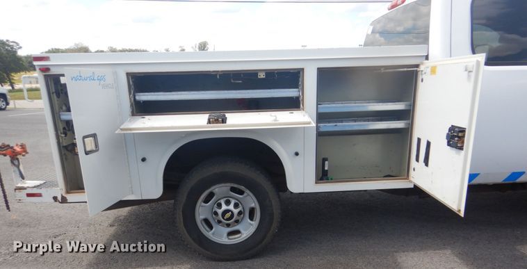 image for item FT9489 2011 Chevrolet Silverado 2500HD Ext. Cab utility bed pickup truck