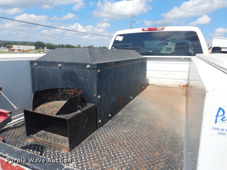 image for item FT9489 2011 Chevrolet Silverado 2500HD Ext. Cab utility bed pickup truck