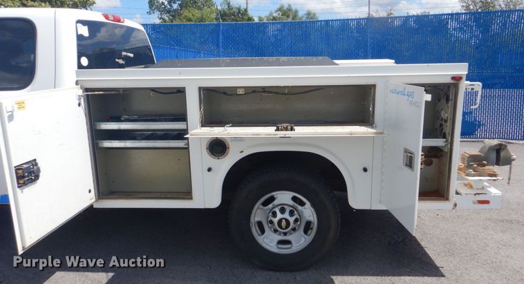 image for item FT9489 2011 Chevrolet Silverado 2500HD Ext. Cab utility bed pickup truck