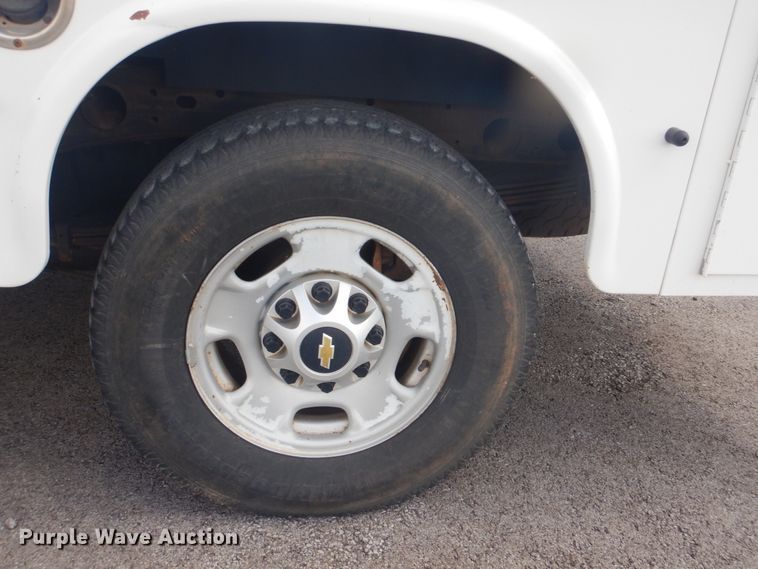 image for item FT9489 2011 Chevrolet Silverado 2500HD Ext. Cab utility bed pickup truck