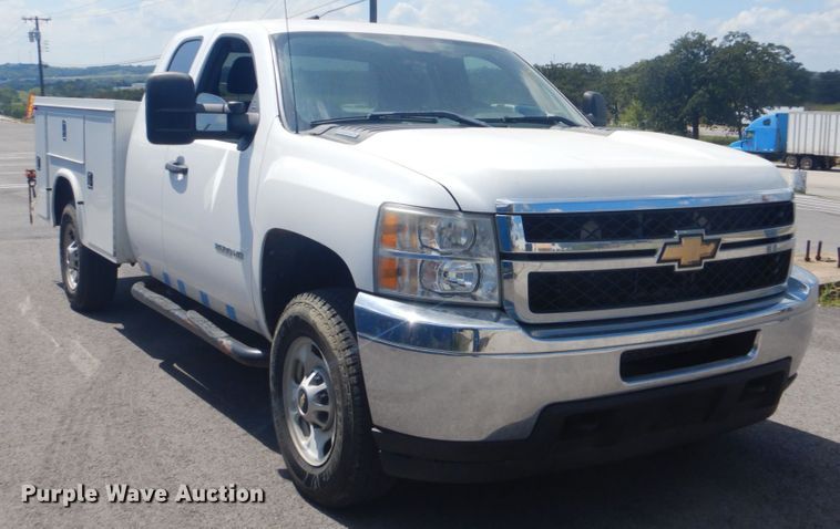 image for item FT9490 2011 Chevrolet Silverado 2500HD Ext. Cab utility bed pickup truck