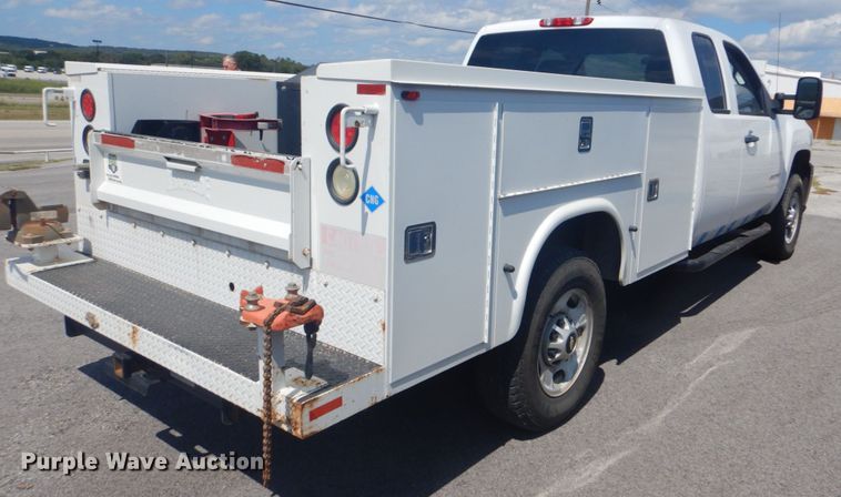 image for item FT9490 2011 Chevrolet Silverado 2500HD Ext. Cab utility bed pickup truck