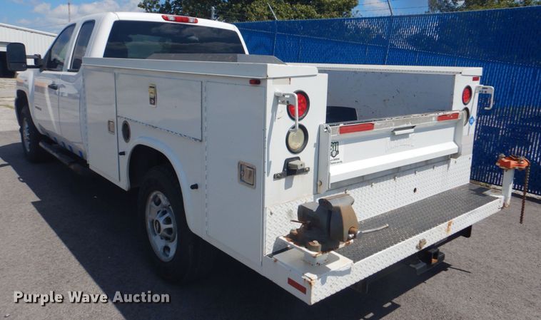image for item FT9490 2011 Chevrolet Silverado 2500HD Ext. Cab utility bed pickup truck