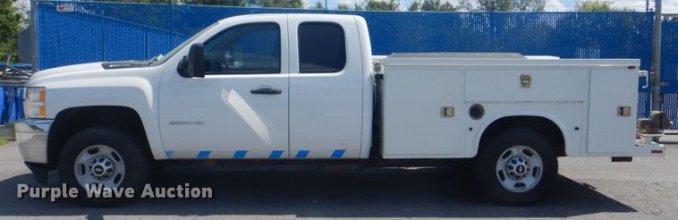 image for item FT9490 2011 Chevrolet Silverado 2500HD Ext. Cab utility bed pickup truck