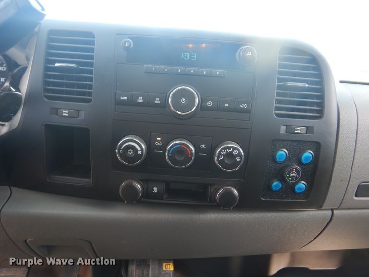 image for item FT9490 2011 Chevrolet Silverado 2500HD Ext. Cab utility bed pickup truck