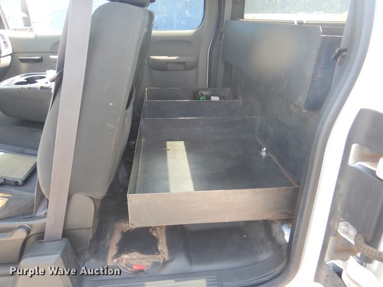 image for item FT9490 2011 Chevrolet Silverado 2500HD Ext. Cab utility bed pickup truck