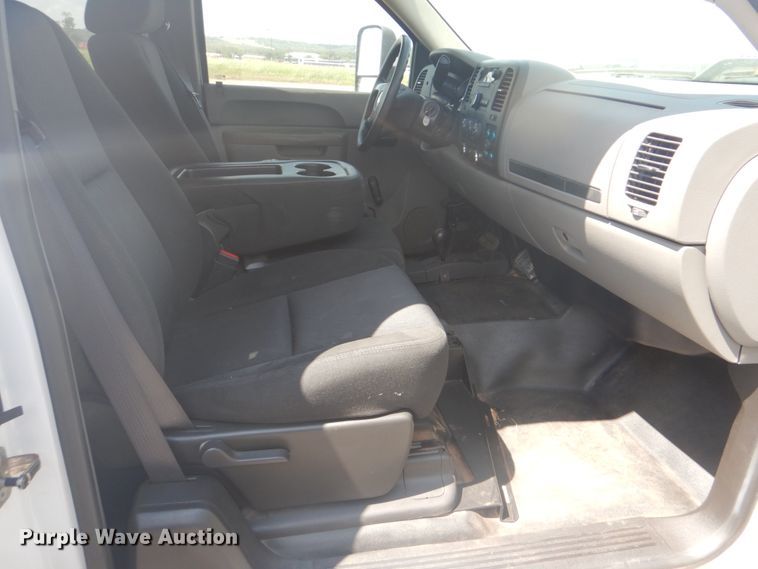 image for item FT9490 2011 Chevrolet Silverado 2500HD Ext. Cab utility bed pickup truck