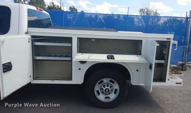 image for item FT9490 2011 Chevrolet Silverado 2500HD Ext. Cab utility bed pickup truck