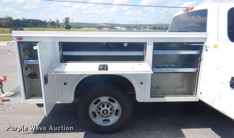 image for item FT9490 2011 Chevrolet Silverado 2500HD Ext. Cab utility bed pickup truck