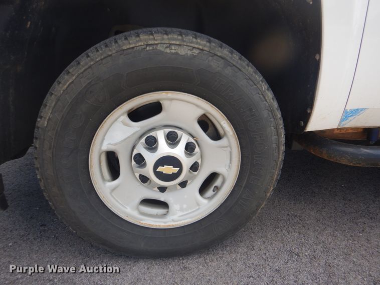 image for item FT9490 2011 Chevrolet Silverado 2500HD Ext. Cab utility bed pickup truck